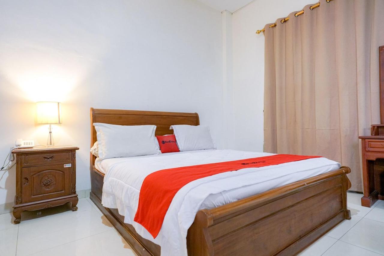 Reddoorz @ Avros Guest House Медан Экстерьер фото