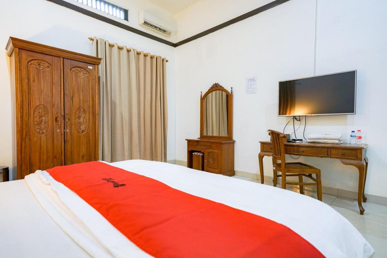 Reddoorz @ Avros Guest House Медан Экстерьер фото